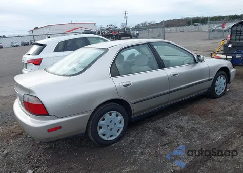 1996 Honda Accord Lx/Ex z USA, uszkodzony, nr VIN 1HGCD5532TA248962